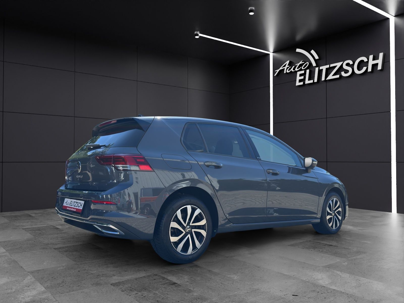 Fahrzeugabbildung Volkswagen Golf VIII Active TDI DSG LED ACC SHZ PDC NAVI AM