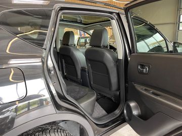 Nissan Qashqai 360 4X4 *PANORAMA*NAVI*TEILLEDER*