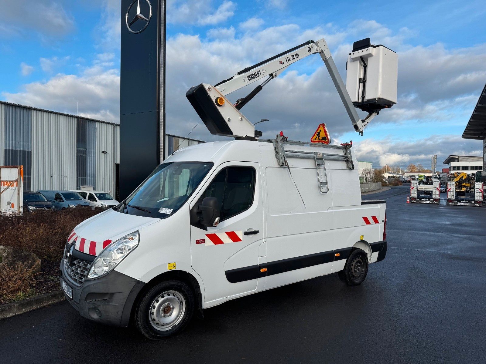 Fahrzeugabbildung Renault Master 2.3 dCi / VERSALIFT ETL-26, 11,3m
