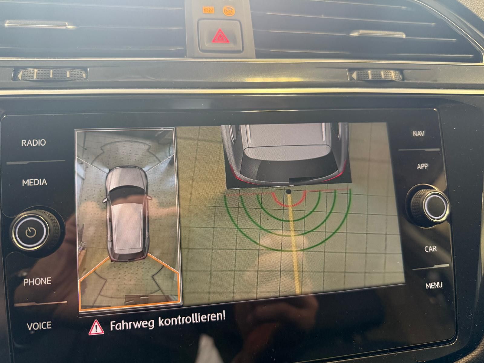 Fahrzeugabbildung Volkswagen Tiguan Allspace IQ.DRIVE/1. Hand / Navi /Digital