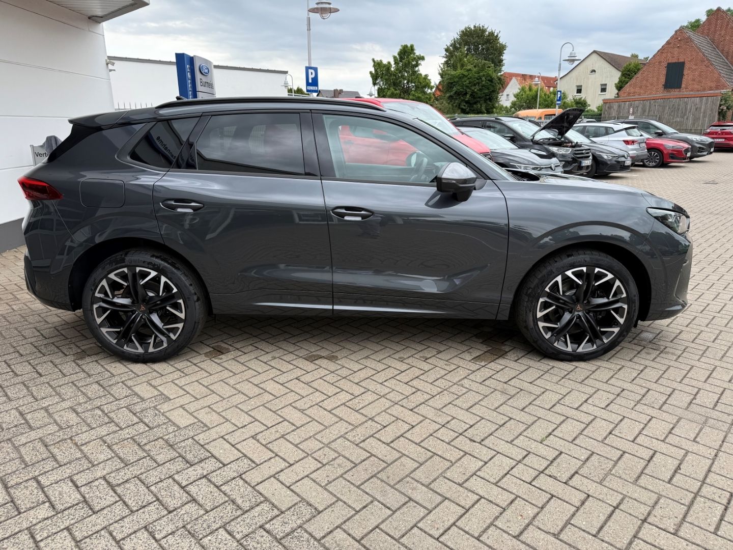 Fahrzeugabbildung CUPRA Terramar 2.0 TSI 4drive VZ HUD AD Pano Navi LED