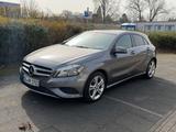 Mercedes-Benz A 200 CDI - - Mercedes-Benz A 200 aus 2013 mit Diesel-Antrieb: Limousine