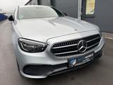 Mercedes-Benz T-Modell E 220CDI*NUR 74TKM*AUTOMATIK*NAVI*AHK - Mercedes-Benz E 220
