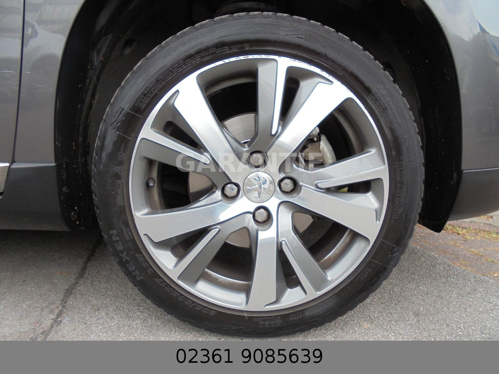 Fahrzeugabbildung Peugeot 2008 Allure Automatik/Panorama/Parktronik/