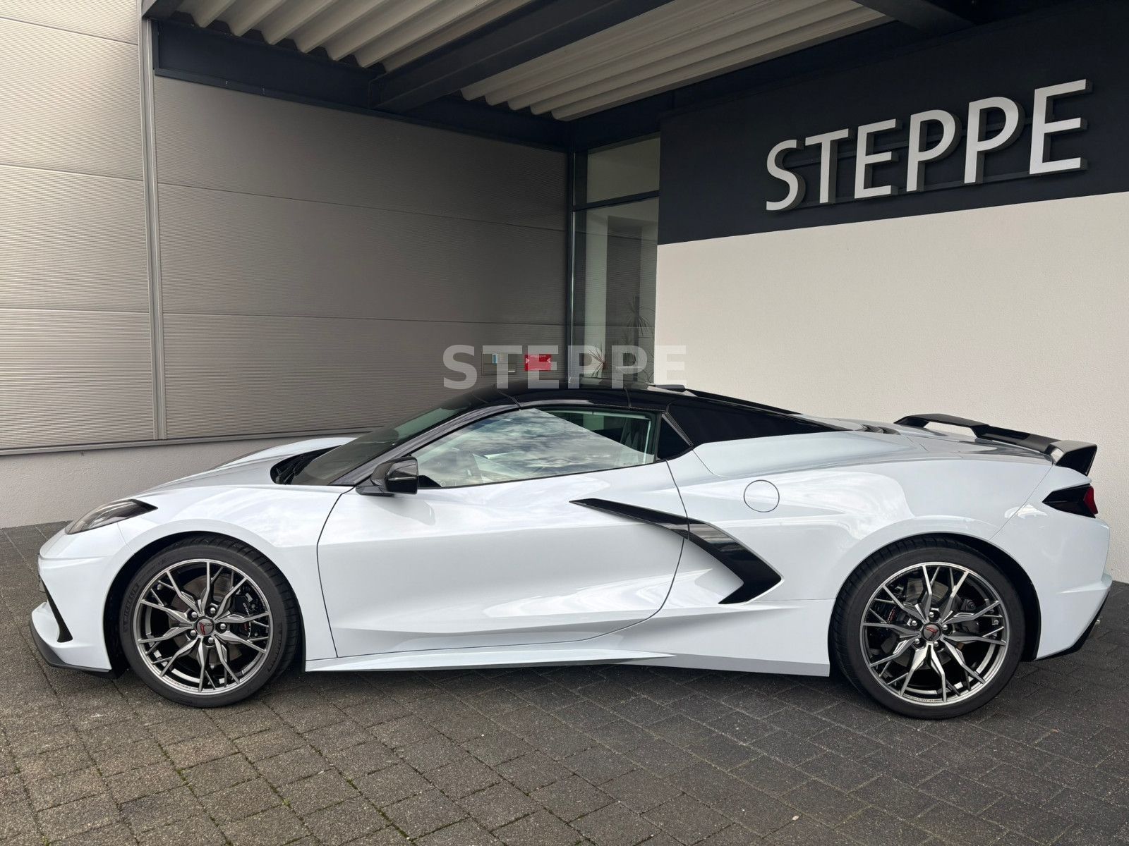 Corvette C8 Stingray Convertible 3LT Europamodell STEPPE