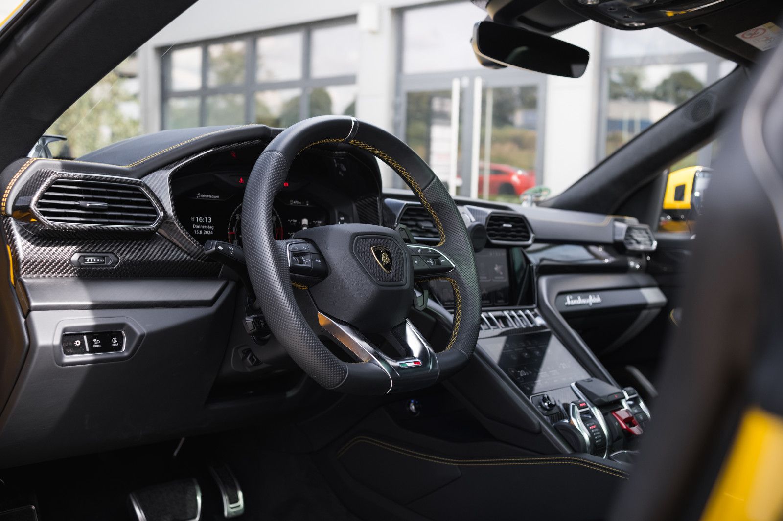 Fahrzeugabbildung Lamborghini Urus S - Carbon, 4-Sitz, B & O, HUD, Pano-Dach