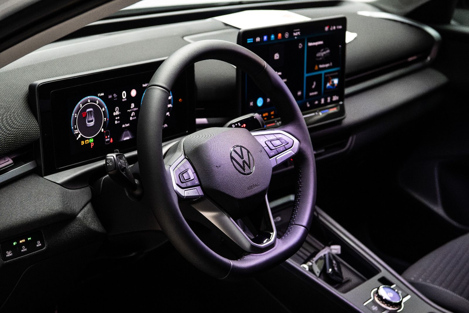 Fahrzeugabbildung Volkswagen T-Roc New Model Life 1.5l TSI DSG ACC APP Kamera