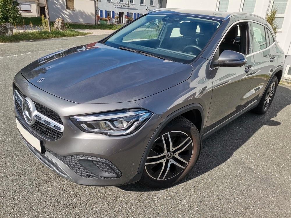Mercedes-Benz GLA 200