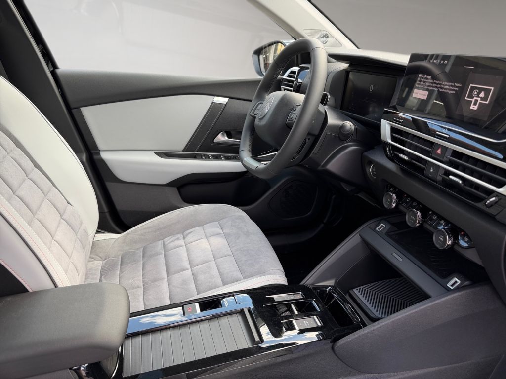 Fahrzeugabbildung Citroën C4 Hybrid 145 MAX