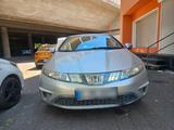 Honda Civic - Honda Civic aus 2006 mit Benzin-Antrieb