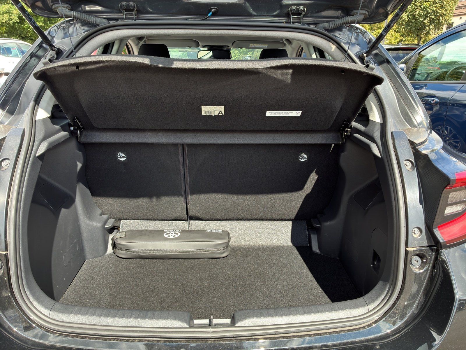 Fahrzeugabbildung Toyota Yaris 1.5 Dual-VVT-iE Hybrid Club Kamera,LED,LM