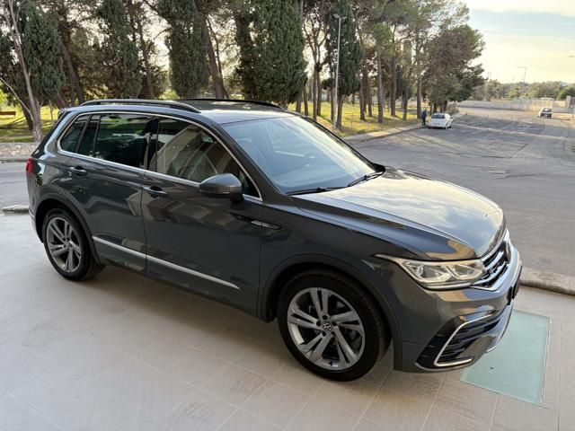 Volkswagen VOLKSWAGEN Tiguan 2.0 TDI 150 CV SCR DSG R-Line imagem 3