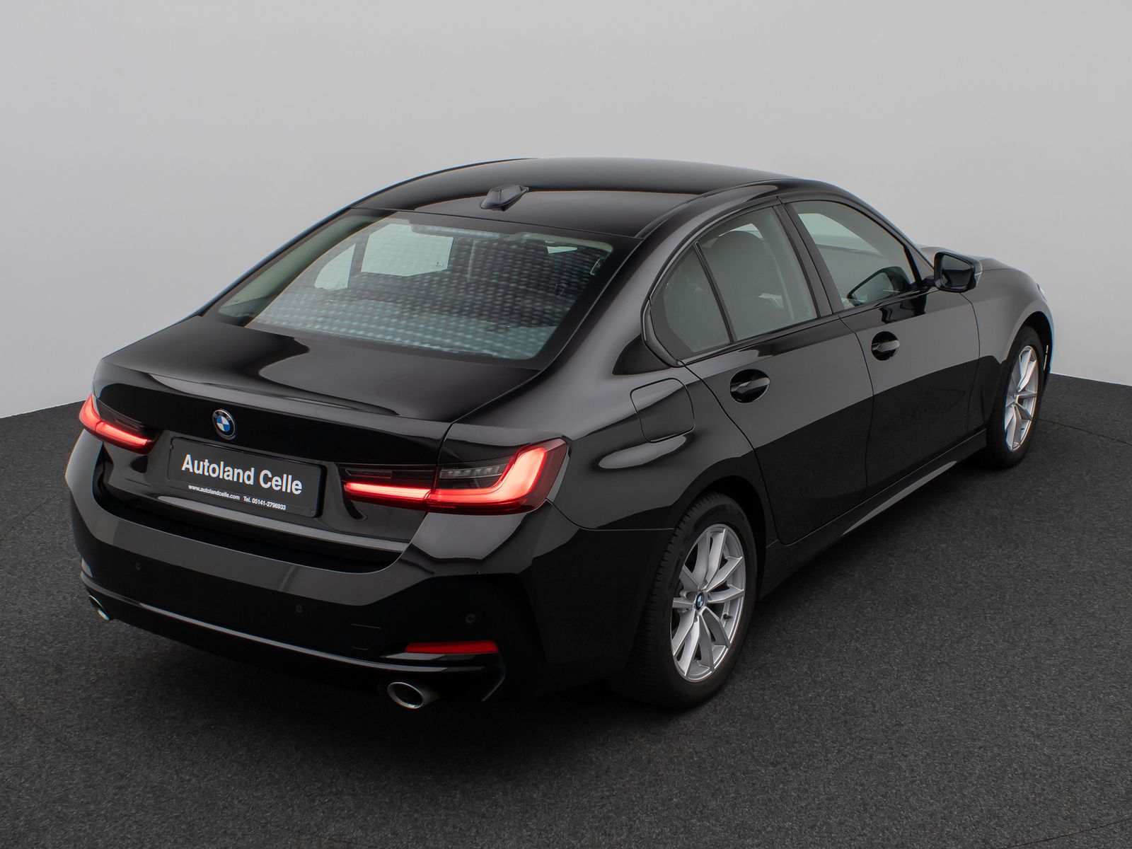 Fahrzeugabbildung BMW 318i DAB PDC Widscreen Geschwindigkeitsreg LED