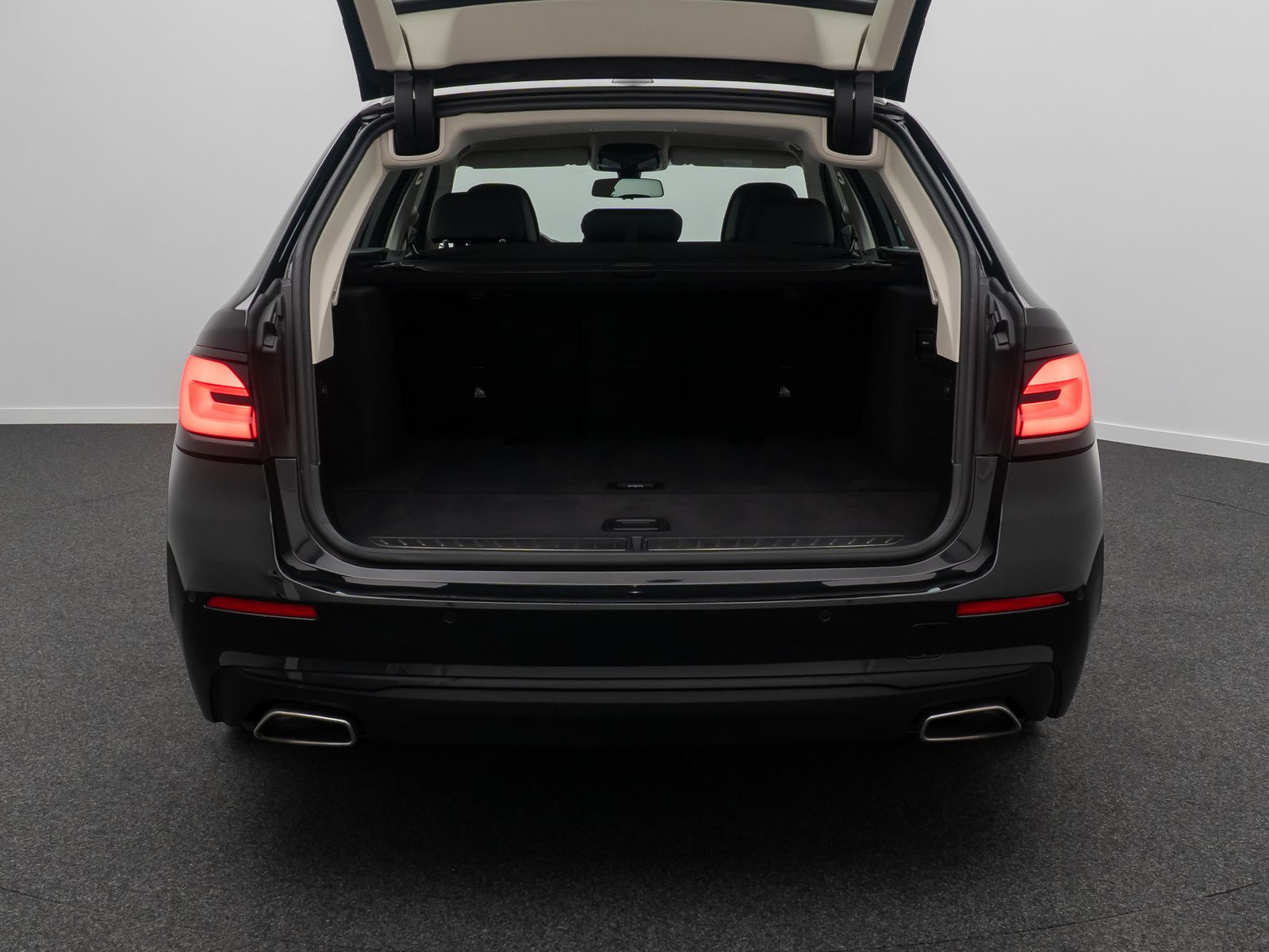 Fahrzeugabbildung BMW 520d Alarm DAB HUD Kamera 4xKlima Leder Komfort