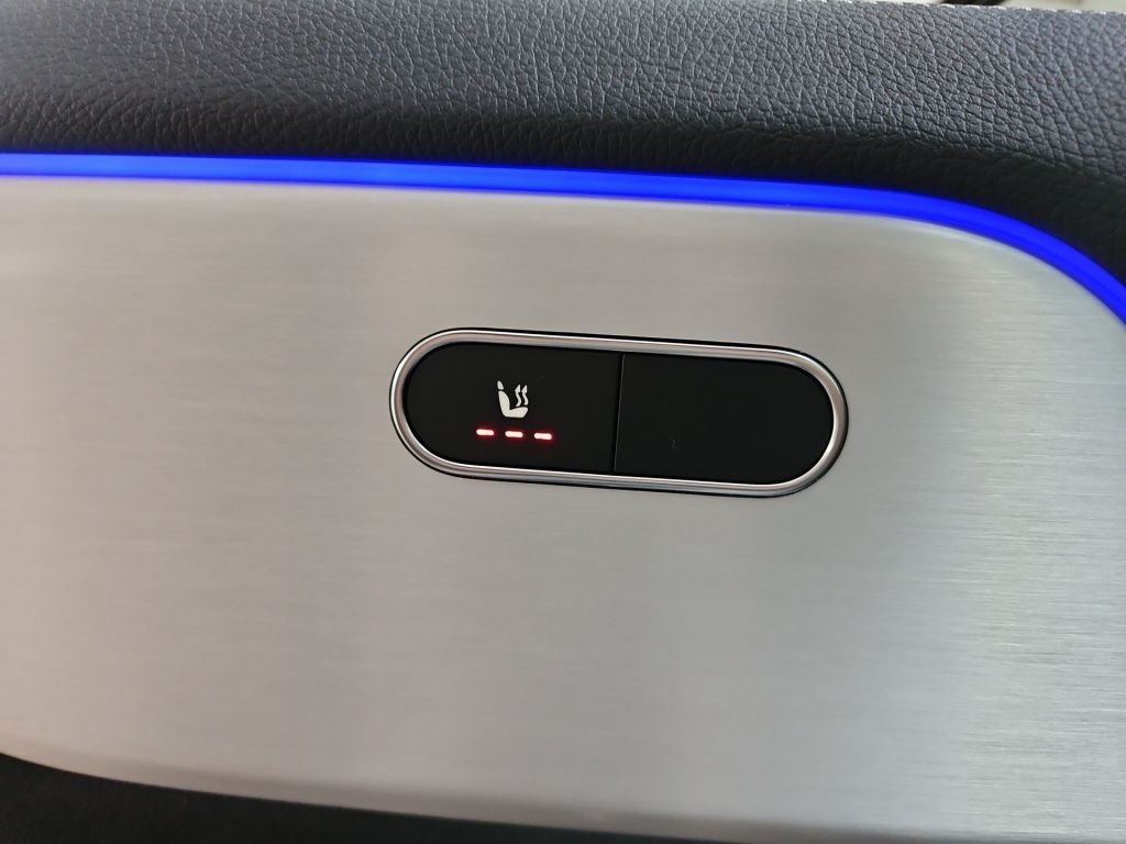 Fahrzeugabbildung Mercedes-Benz GLA 200 ++ AMG+EDITION+NIGHT+AHK+WINTER-PAKET ++