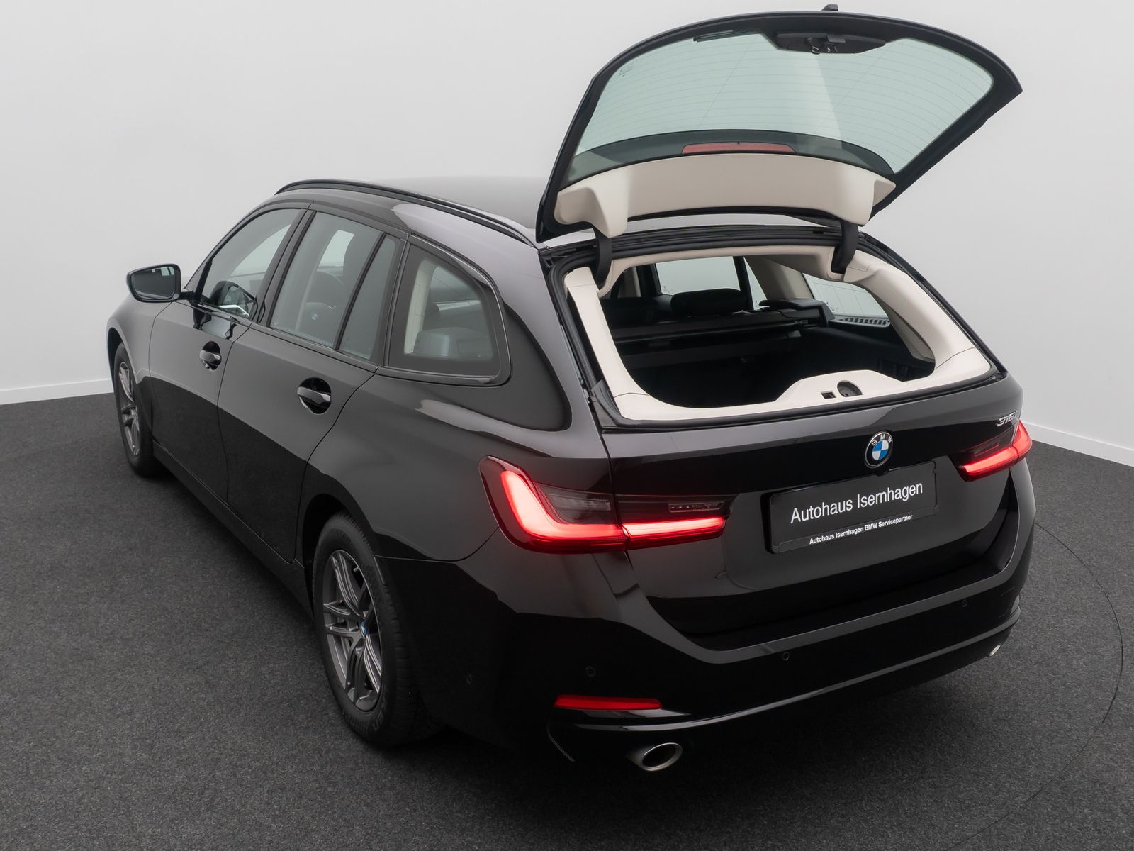 Fahrzeugabbildung BMW 318i Widscreen DAB Alarm Kamera CockpitPlus