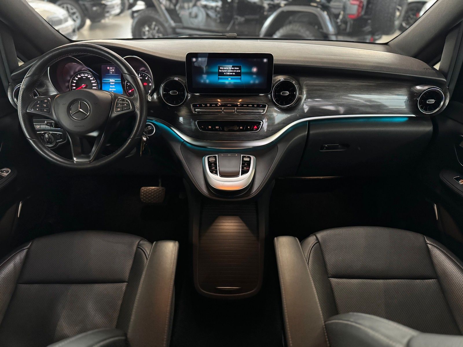 Fahrzeugabbildung Mercedes-Benz V 300d Avantgarde Edition lang "Agility Control"