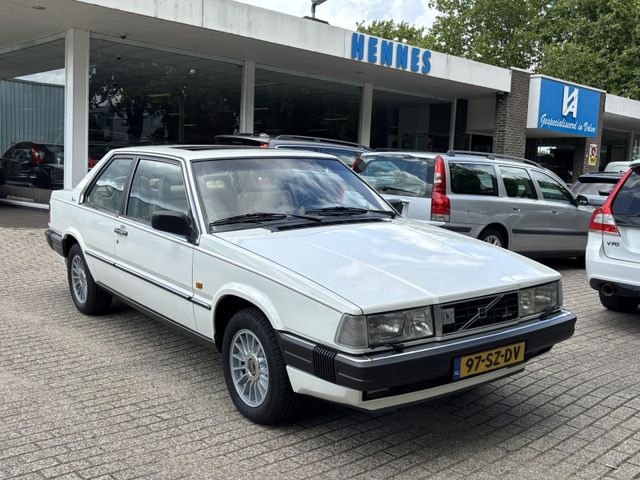 Volvo 780 2.8 V6 Bertone Coupé Schuifdak Overgangsrege