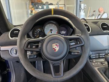 صورة 7 لـ 2023 Porsche CAYMAN