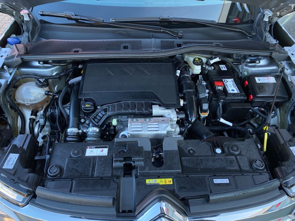 Fahrzeugabbildung Citroën C4 PureTech 130 S&S EAT8 SHINE *Sitzh. vorn*
