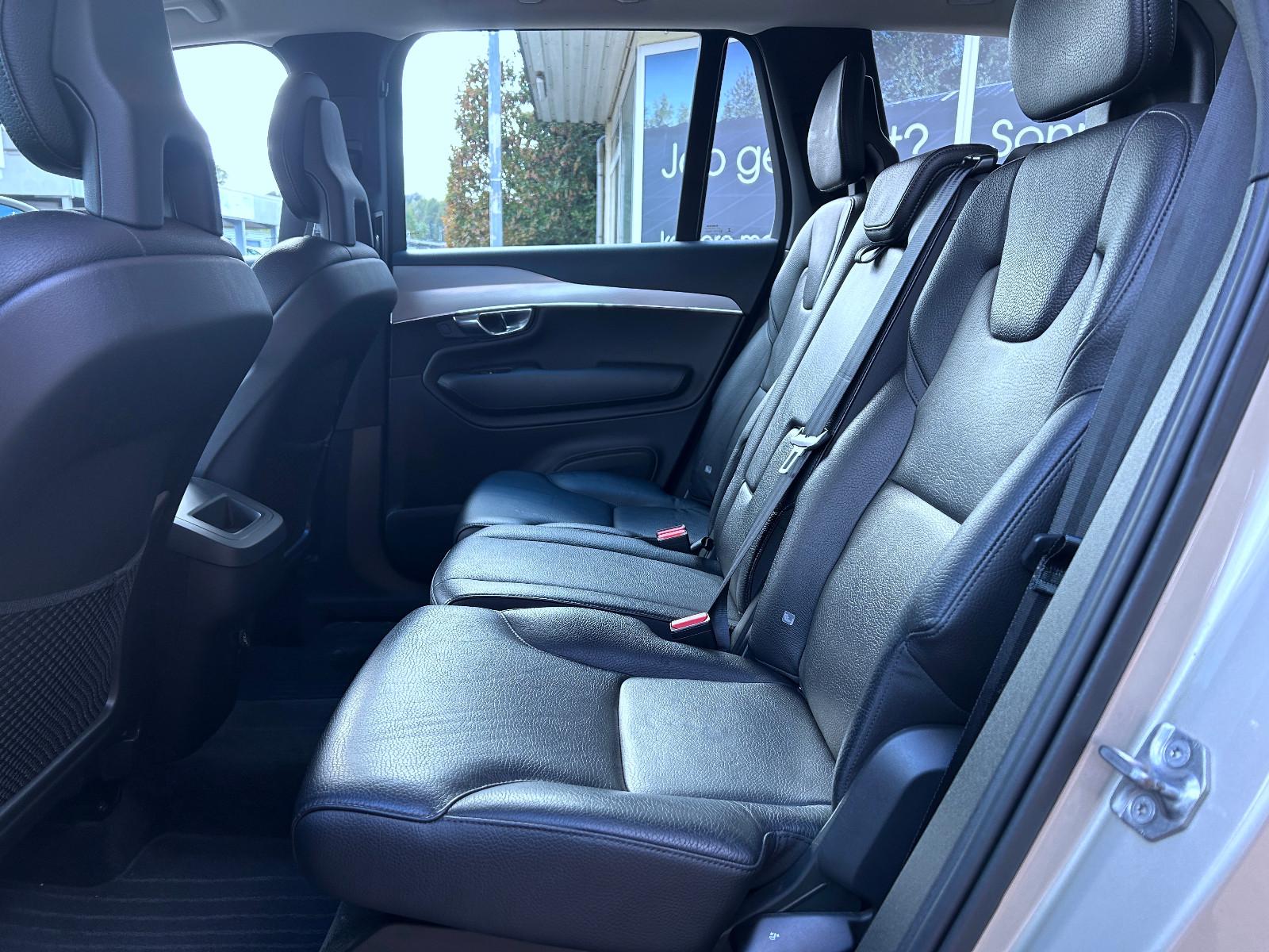 Volvo XC90 T6. 2,0 Ltr. Aut AWD Navi LED Leder Tüv NEU