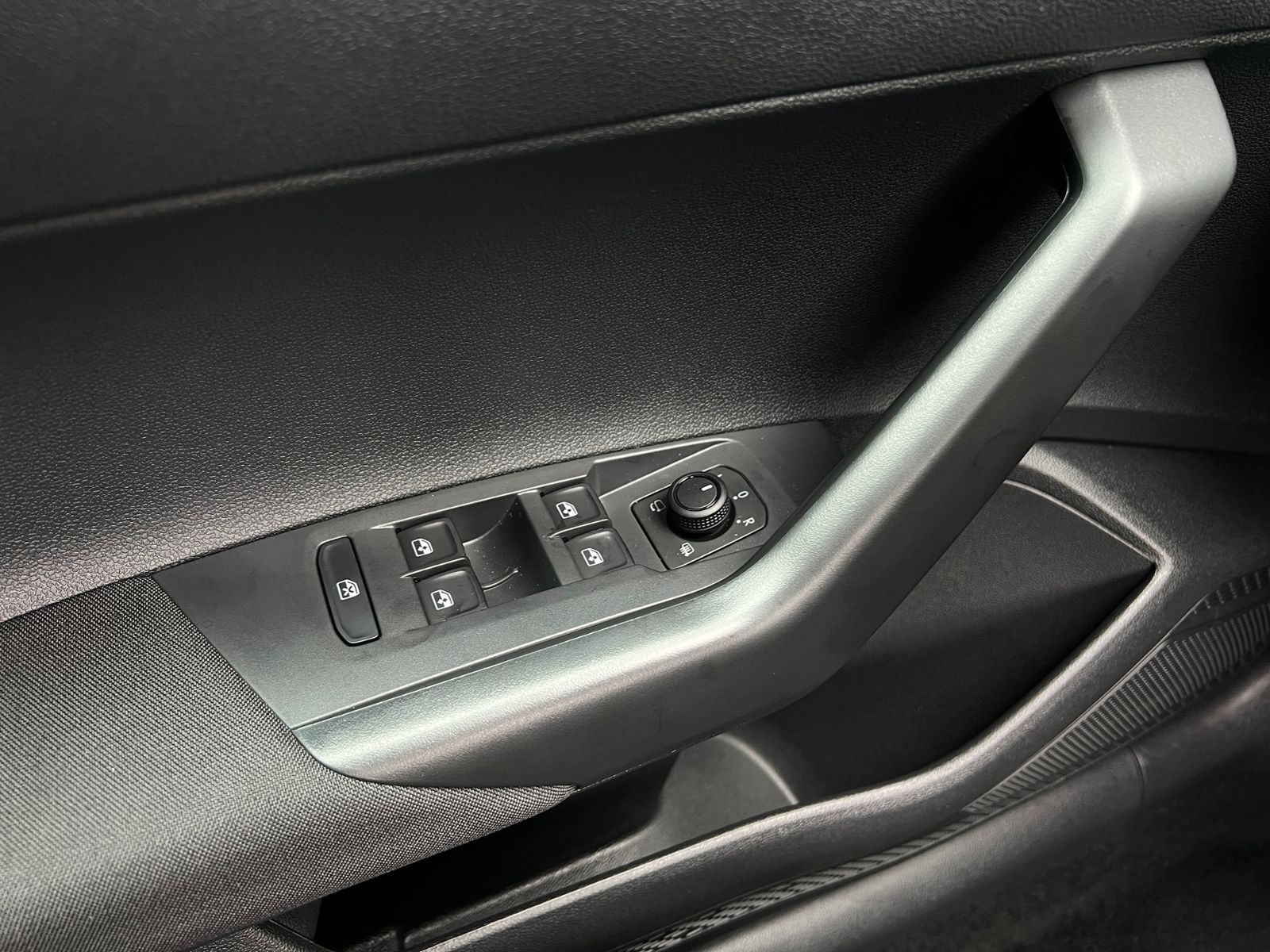 Fahrzeugabbildung Volkswagen Taigo Life 1.0 TSI *IQ.Light, Ready2Discover, Ka