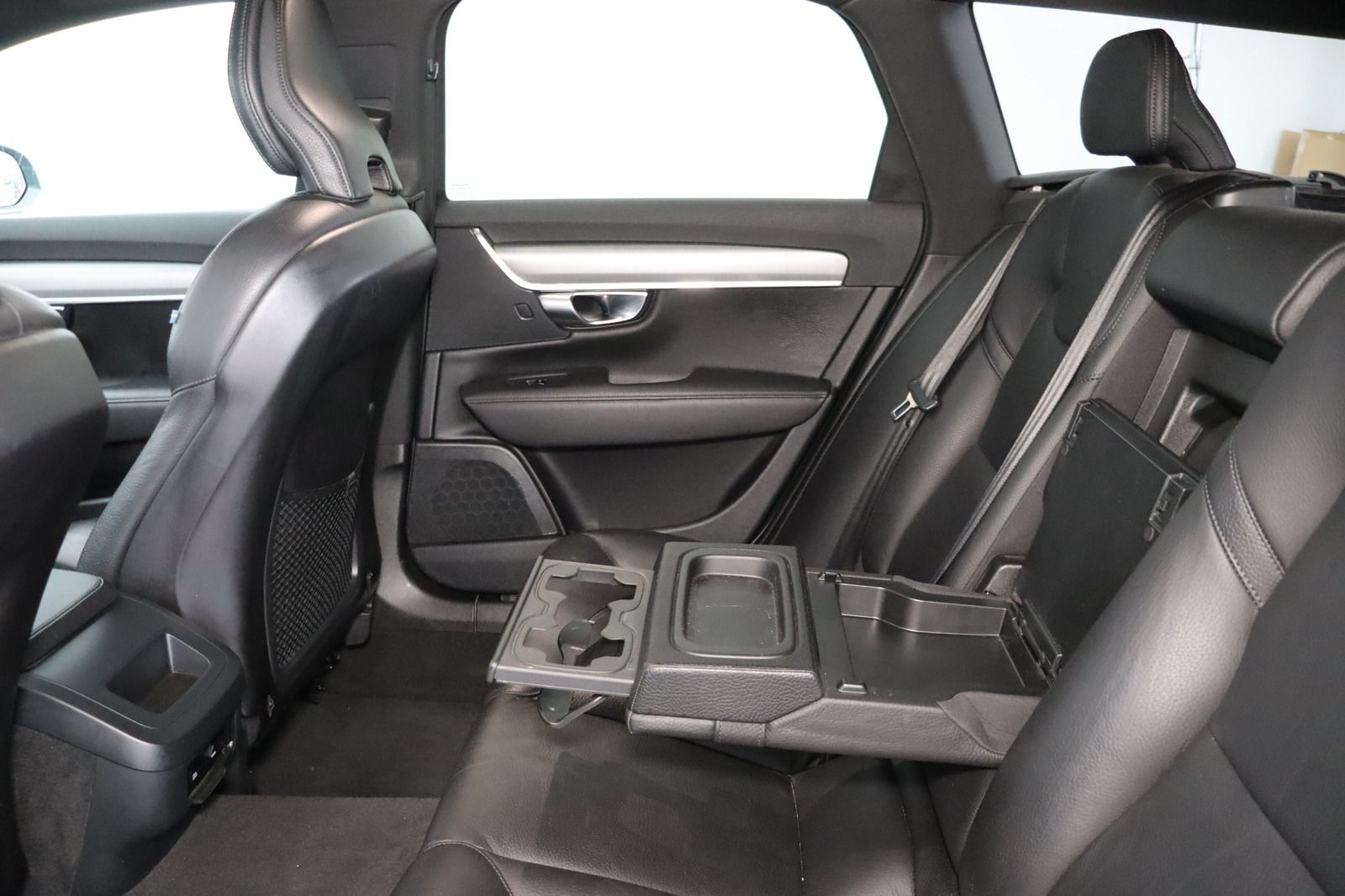 Fahrzeugabbildung Volvo V90 Kombi * HUD * Keyless * Limited Edition Mome