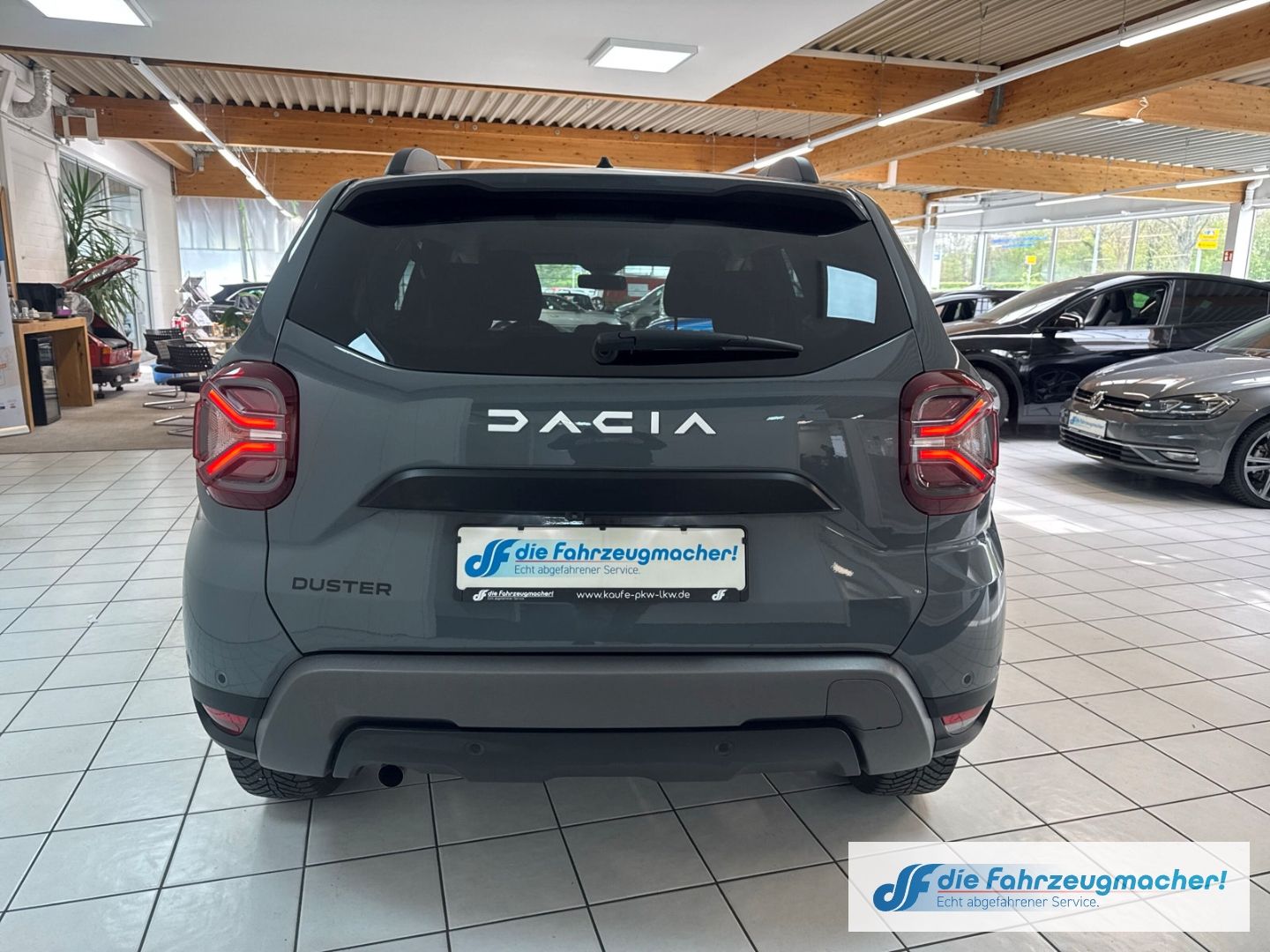 Fahrzeugabbildung Dacia Duster II Journey Navi 360 Kamera Klimaautom SHZ