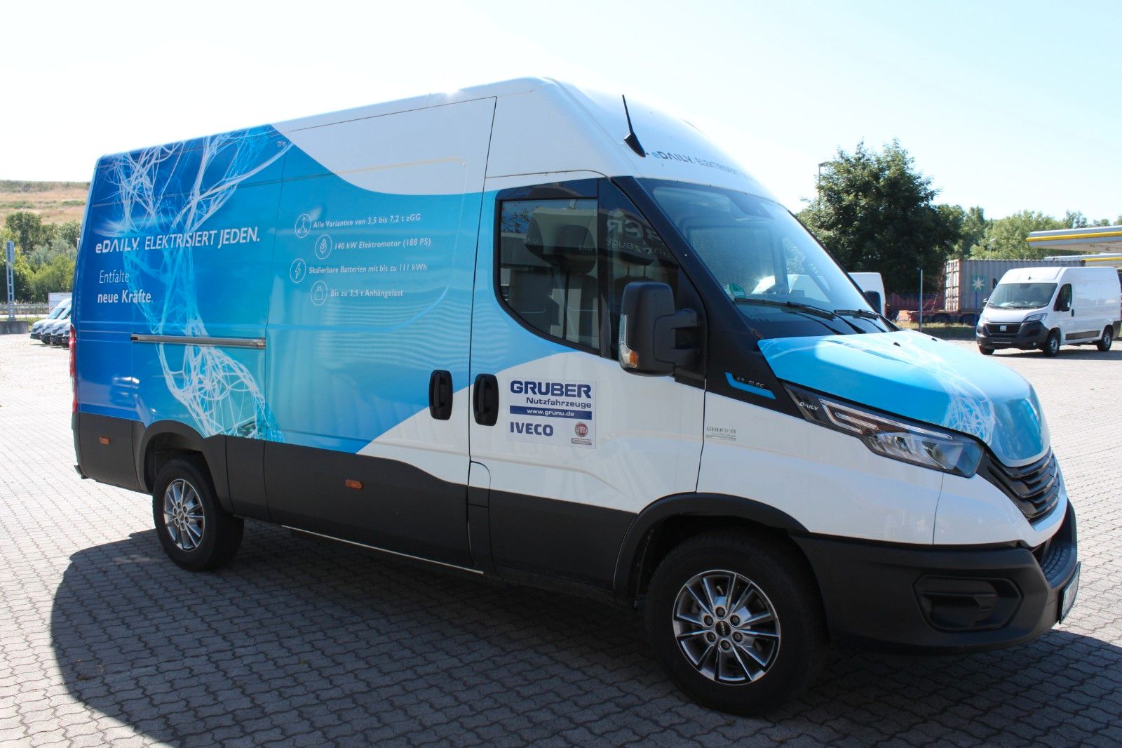 Fahrzeugabbildung Iveco E Daily 38S14E V / 2 Batterien / 74 kWh