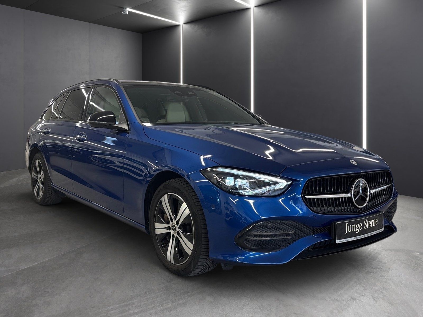 Fahrzeugabbildung Mercedes-Benz C 300 e T*DISTRONIC*HuD*Burmester*Pano-Dach*LED*