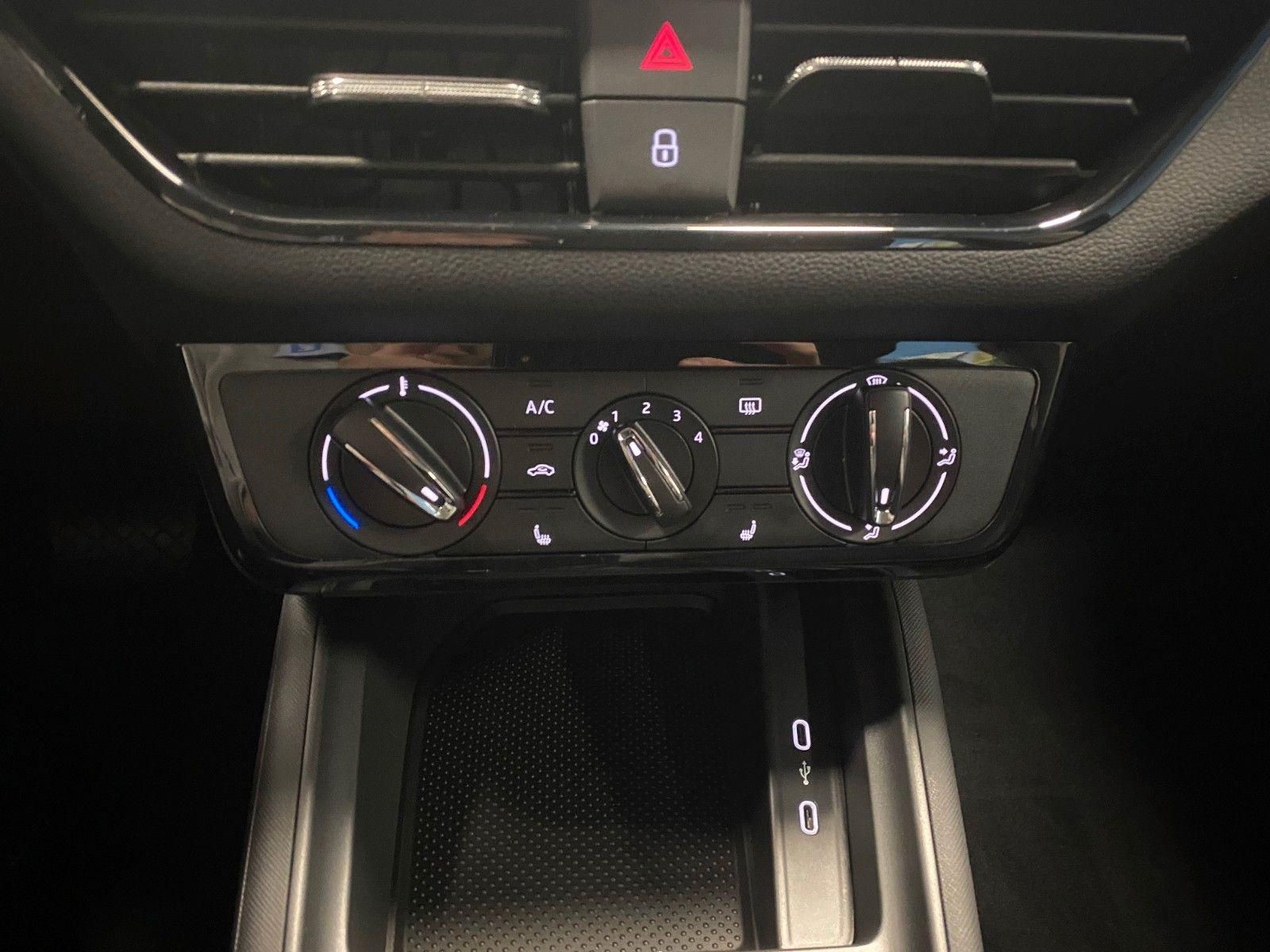 Fahrzeugabbildung SKODA Kamiq 1.0 TSI DSG Essence+GARANTIE 2030+100tKM++