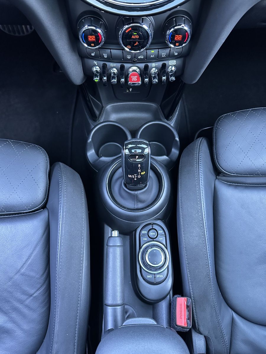 Fahrzeugabbildung MINI John Cooper Works Sport-Aut. NAV+LED+KAM+PANO+PP
