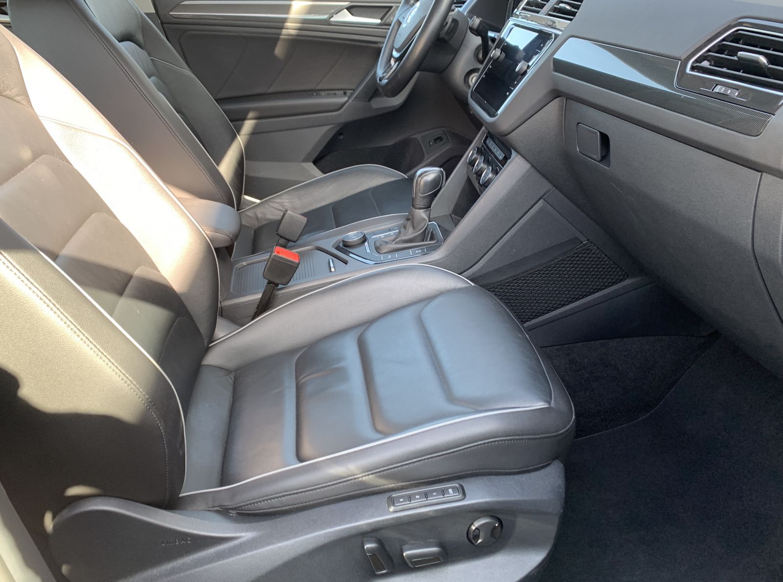 Fahrzeugabbildung Volkswagen Tiguan 2.0 TSI*Highline*4Motion*Leder*AHK*LED*