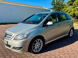 Mercedes-Benz B 180 BlueEFFICIENCY - Sport-Paket, Parktronic - Mercedes-Benz B 180 in Halle