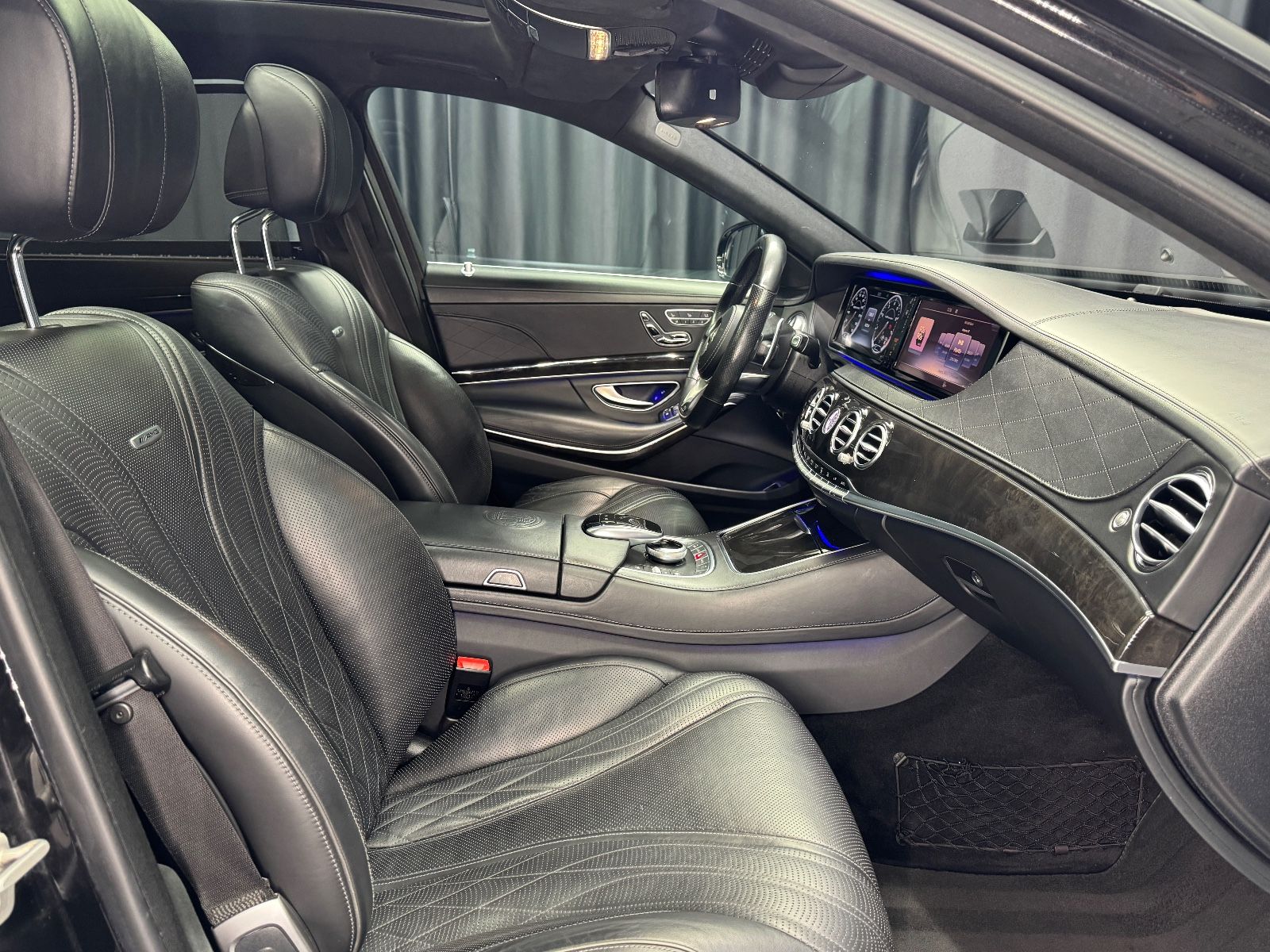 Fahrzeugabbildung Mercedes-Benz S 63 AMG 4Matic L|AMG DRIVERS|LANG|TV|VOLL