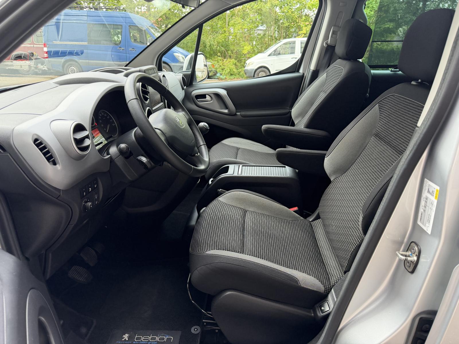 Peugeot Partner Allure Navi Kamera Tempomat Sitzheizung
