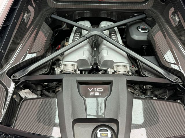 Audi R8*Coupe*5.2 FSI V10 Plus*Quattro* Keramik*B&O*
