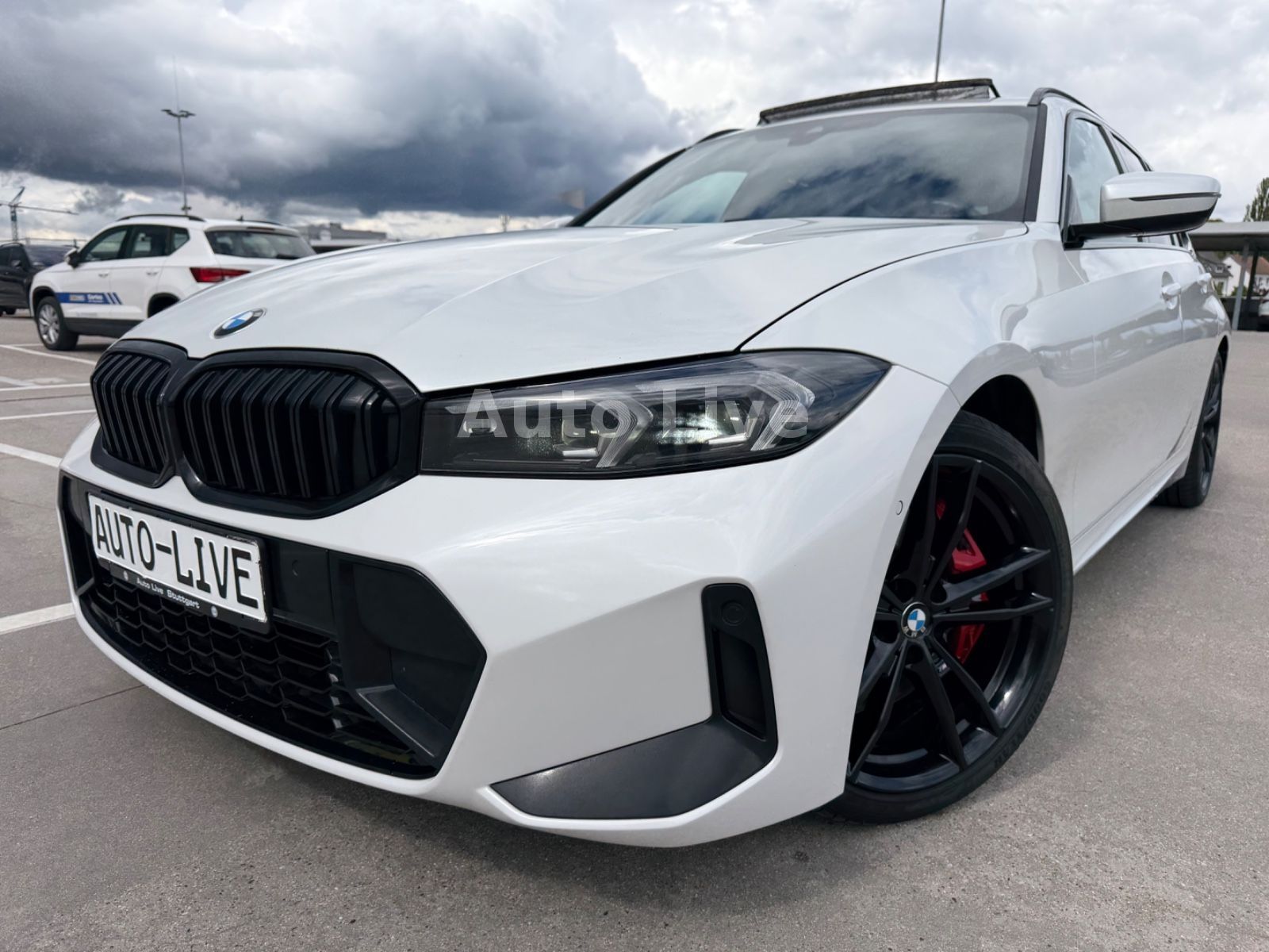 BMW 330d Tou x Drive*SAG*M PAKET*VIRTU*LED*PANO*AHK!