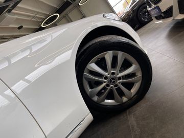Mercedes-Benz C 180 *CARPLAY*PDC*AHK*LED*NAVI*EL.SITZE*