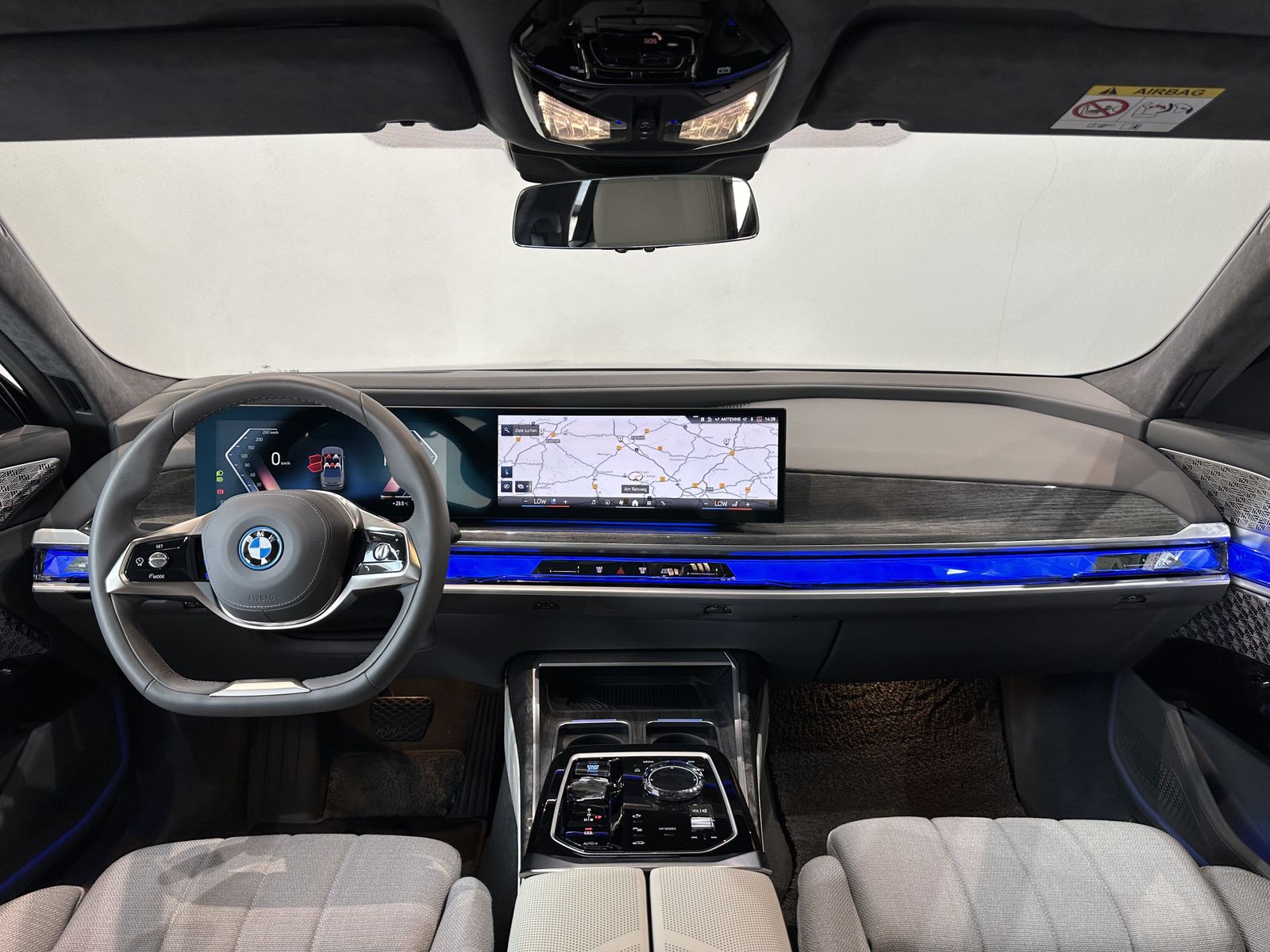 Fahrzeugabbildung BMW i7 eDrive50 Limousine B&W Surround Pano. Sky Lou