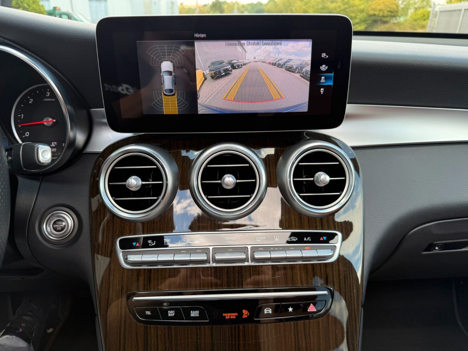 Fahrzeugabbildung Mercedes-Benz GLC 400d Coupe 4M Standh+Distr+AHK+Memory+ESD