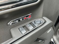 Fahrzeugabbildung GMC Sierra 1500 AT4 6.2L V8 LED ACC HUD AHK 360°
