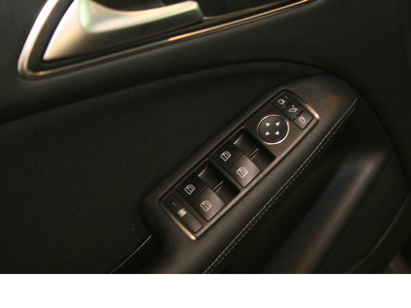 Fahrzeugabbildung Mercedes-Benz B 180 Style *Navi *Kamera+ PTS *Spiegel-Paket