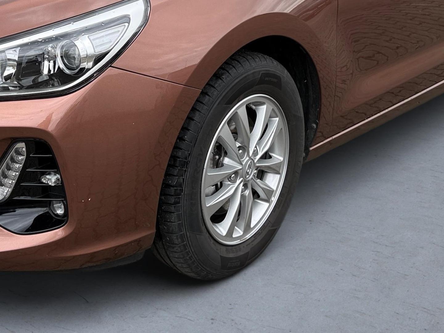Hyundai i30 cw Premium 1.4T LED Bluetooth Kamera Sitzhzg