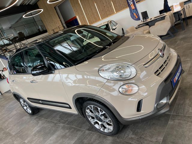 Fiat 500L Trekking *PANORAMAGLASDACH*NAVI*VOLLLEDER*