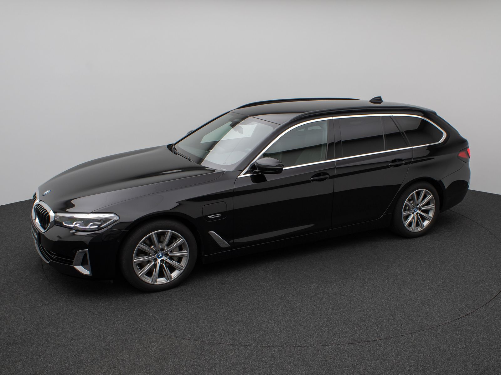 Fahrzeugabbildung BMW 530e Luxury Line Kamera DAB WLAN ACC Alarm LED