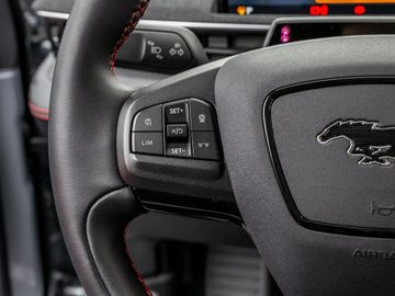 Ford Mustang Mach-E Premium AWD Spezialausführung LED