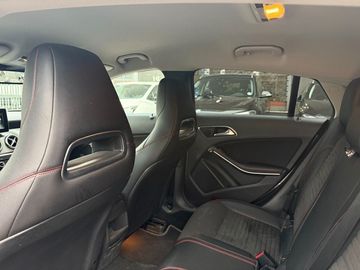 Mercedes CLA 200 - 9