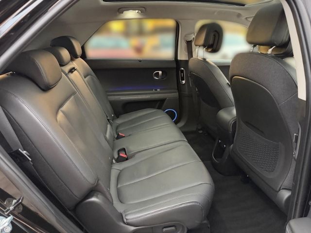 Fahrzeugabbildung Hyundai IONIQ 5 Uniq Elektro 4WD +LEDER+LED+PDC+RFK+KLIM