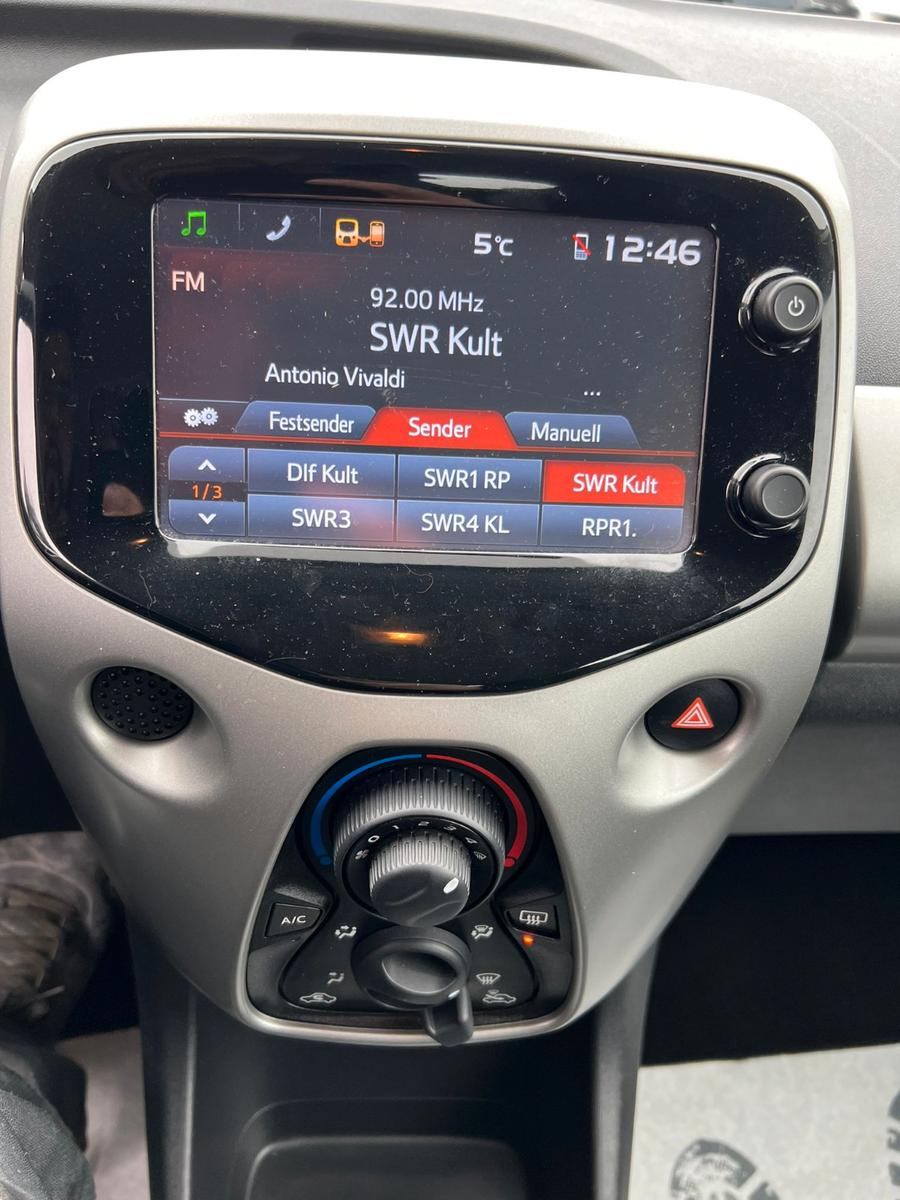 Toyota Aygo AYGO x KLIMA/KAMERA/TEMPOMAT